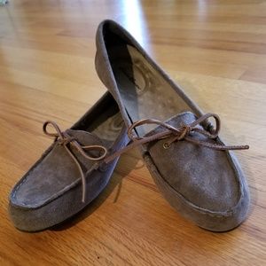 Eddie Bauer casual leather flat/moccasin